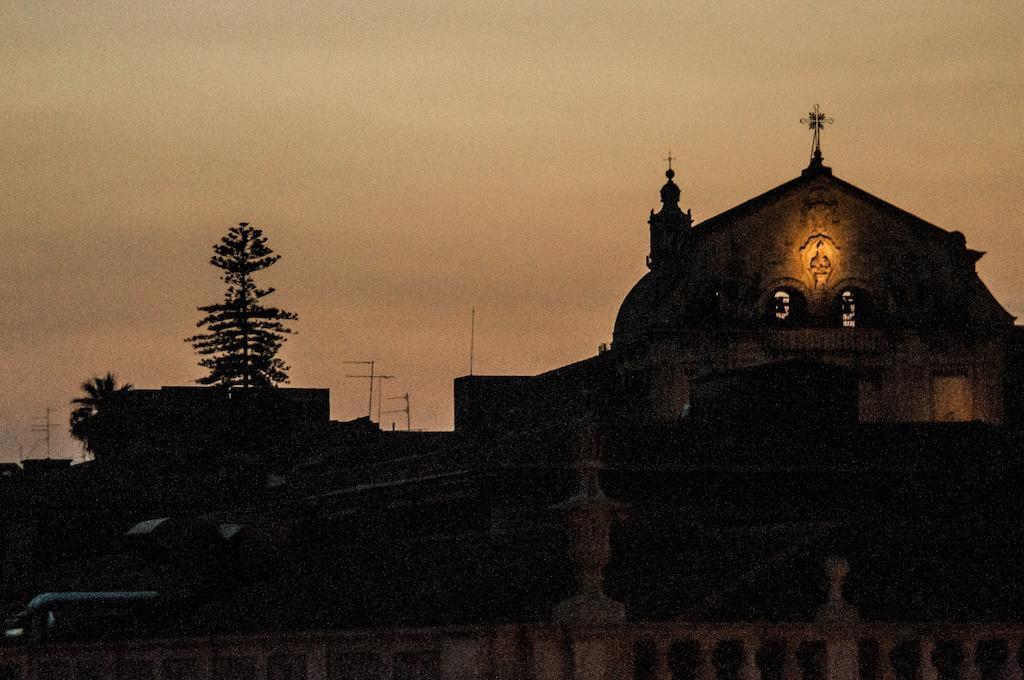 Ostello Degli Elefanti Catania Exterior photo